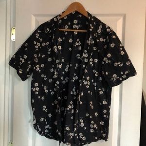 Short sleeve button down shirt men size XL